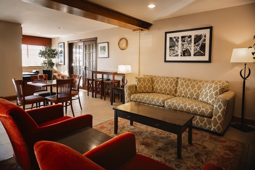 Travelodge Suites By Wyndham Regina - Eastgate Bay 외부 사진