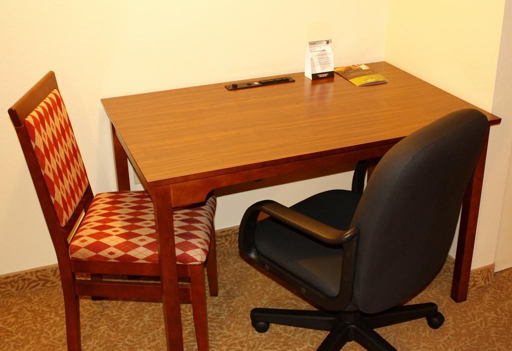 Travelodge Suites By Wyndham Regina - Eastgate Bay 외부 사진