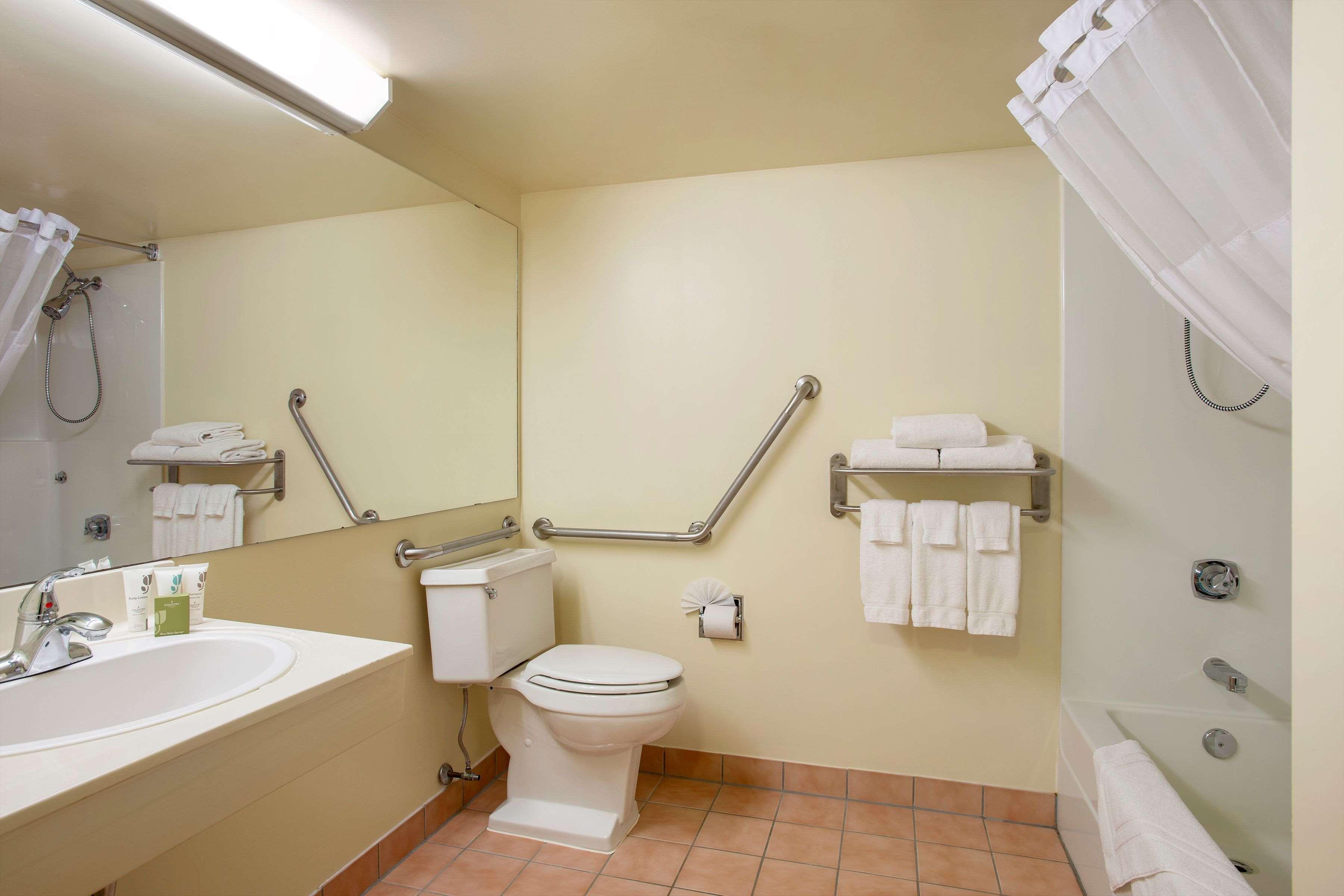 Travelodge Suites By Wyndham Regina - Eastgate Bay 외부 사진