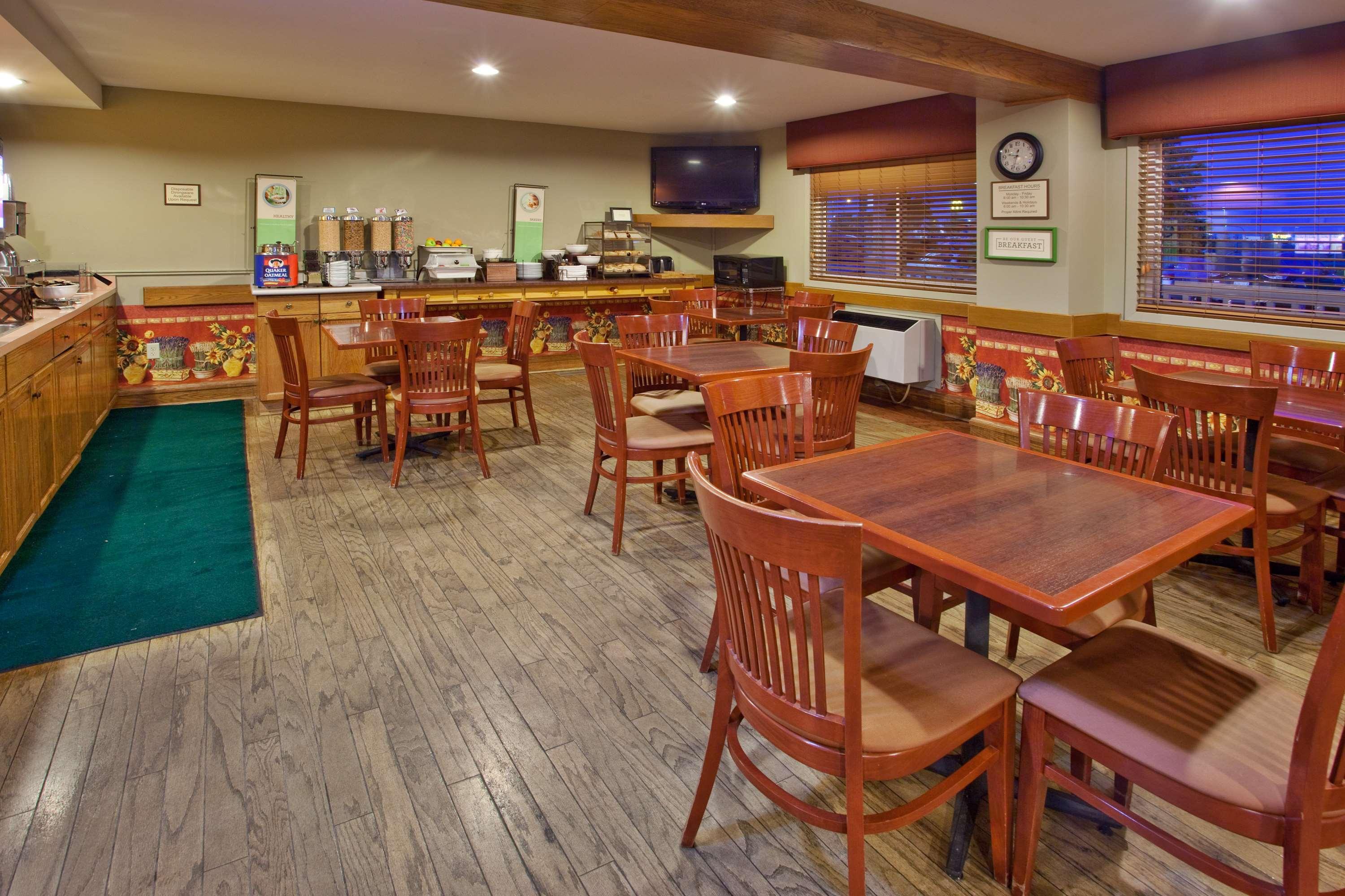 Travelodge Suites By Wyndham Regina - Eastgate Bay 외부 사진