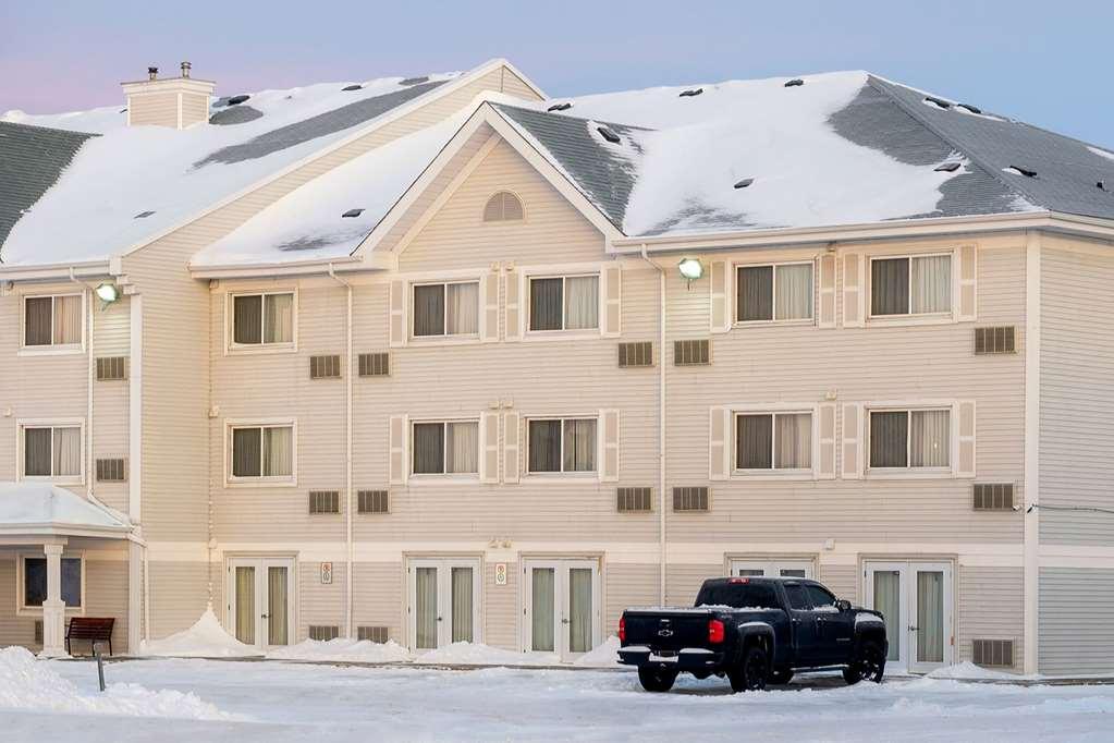 Travelodge Suites By Wyndham Regina - Eastgate Bay 외부 사진