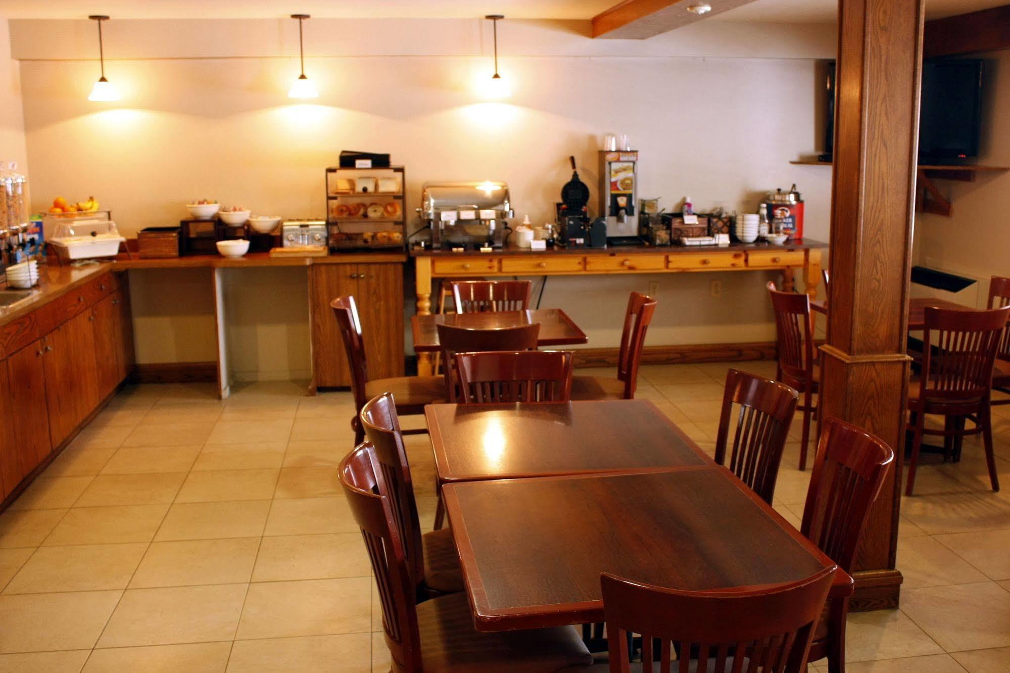 Travelodge Suites By Wyndham Regina - Eastgate Bay 외부 사진